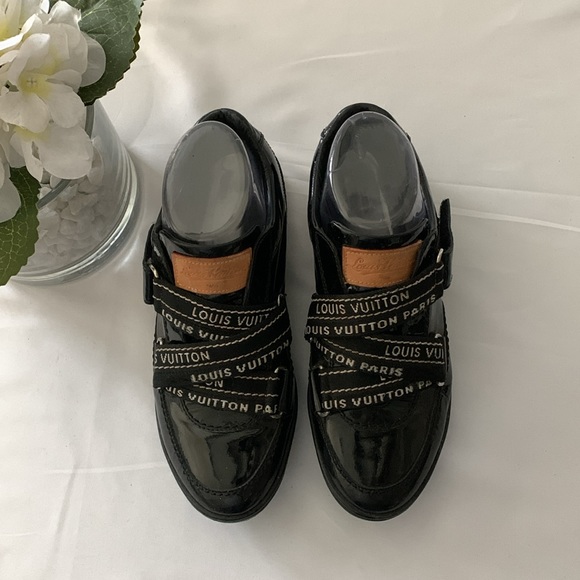 LOUIS VUITTON Black Patent Leather Trainers - Picture 10 of 16